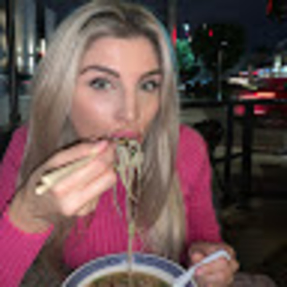 Meet your Posher, Gabby - Picture 1 of 1